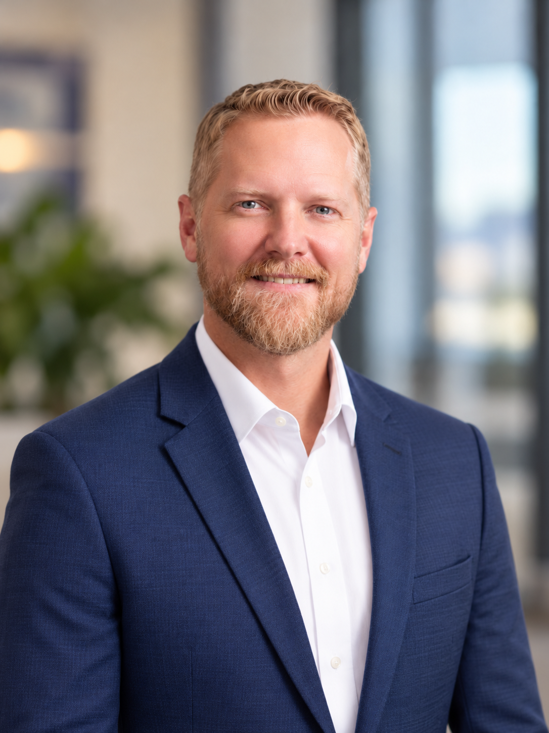 Derick Lee, assistant